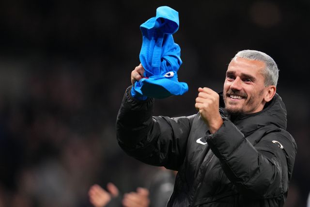 Antoine Griezmann of Atlético Madrid celebrates qualification at full time with away support during the UEFA Champions League match Tottenham Hotspur vs Atletico Madrid at Tottenham Hotspur Stadium, London, United Kingdom on 18 March 2026

(Photo by Harvey Murphy/News Images)