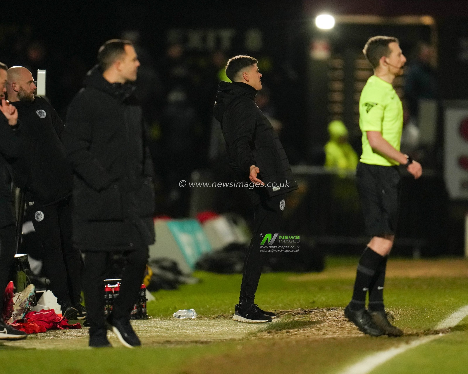 Alex Revell Manager of Stevenage frustrated on the sidelines during the Vertu Trophy Quarter Final match Stevenage vs Birmingham City at Lamex Stadium, Stevenage, United Kingdom, 4th February 2025

(Photo by Harvey Murphy/News Images)