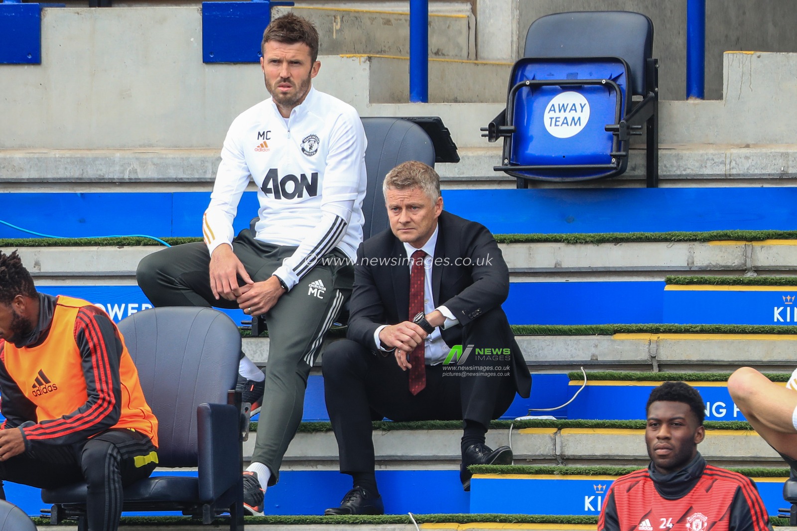 Ole Gunnar SolskjÃ¦r manager of Manchester United sits on the steps of the King Power Stadium during the game