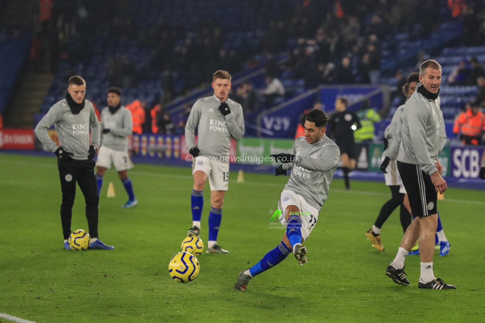22nd January 2020, King Power Stadium, Leicester, England; Premier League, Leicester City v West Ham United : Ayoze Perez (17) of Leicester City during the pre-game warmup