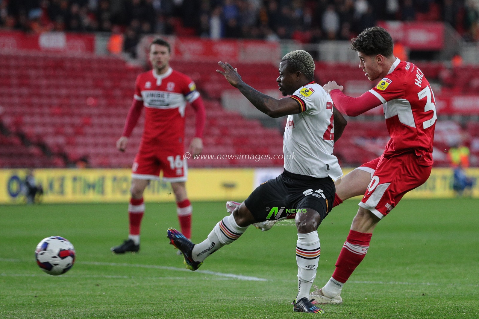 Hayden Hackney #30 of Middlesbrough takes a shot during the Sky Bet Championship match Middlesbrough vs Hull City at Riverside Stadium, Middlesbrough, United Kingdom, 19th April 2023

(Photo by James Heaton/News Images)