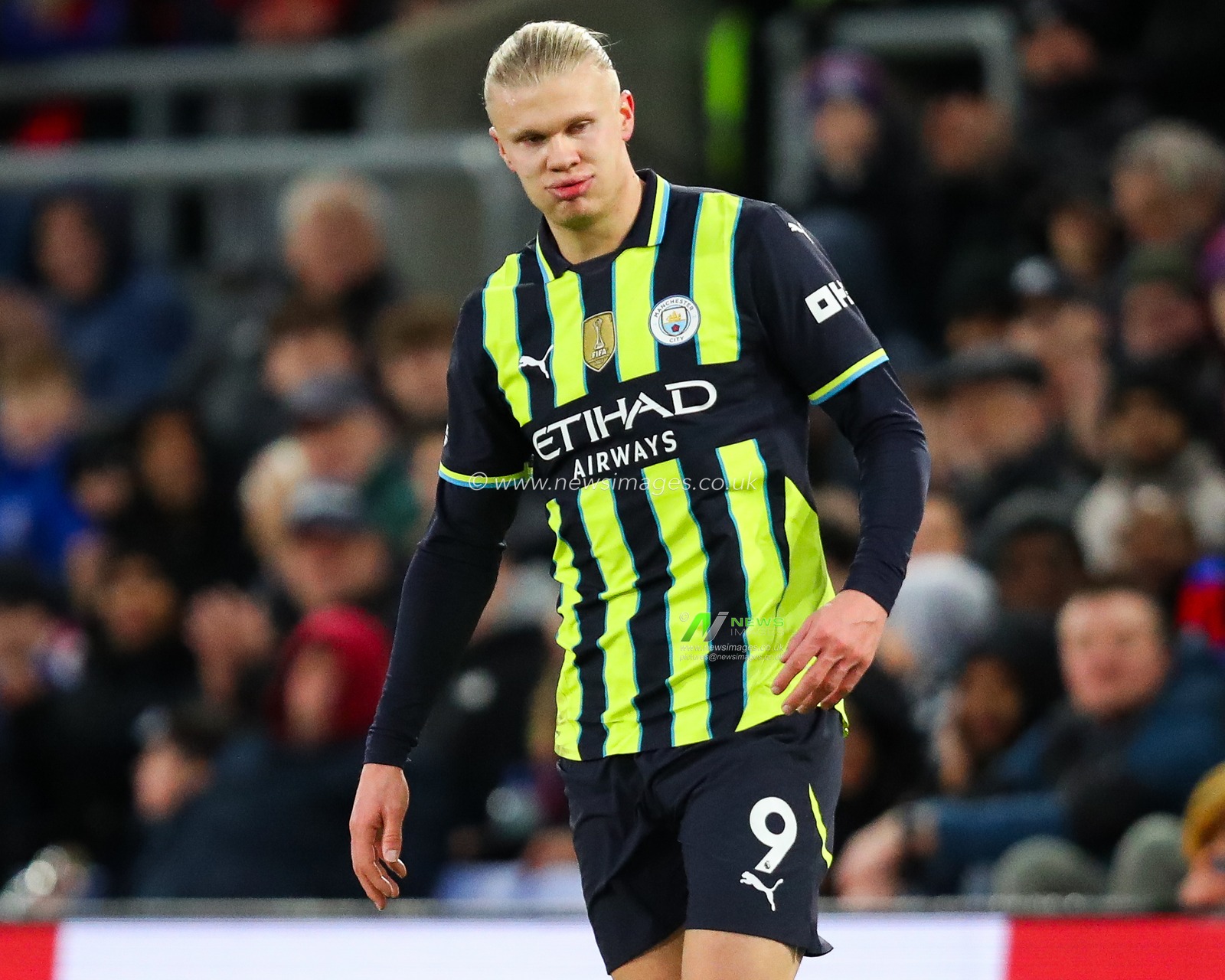 Erling Haaland of Manchester City reacts during the Premier League match Crystal Palace vs Manchester City at Selhurst Park, London, United Kingdom, 7th December 2024

(Photo by Izzy Poles/News Images)