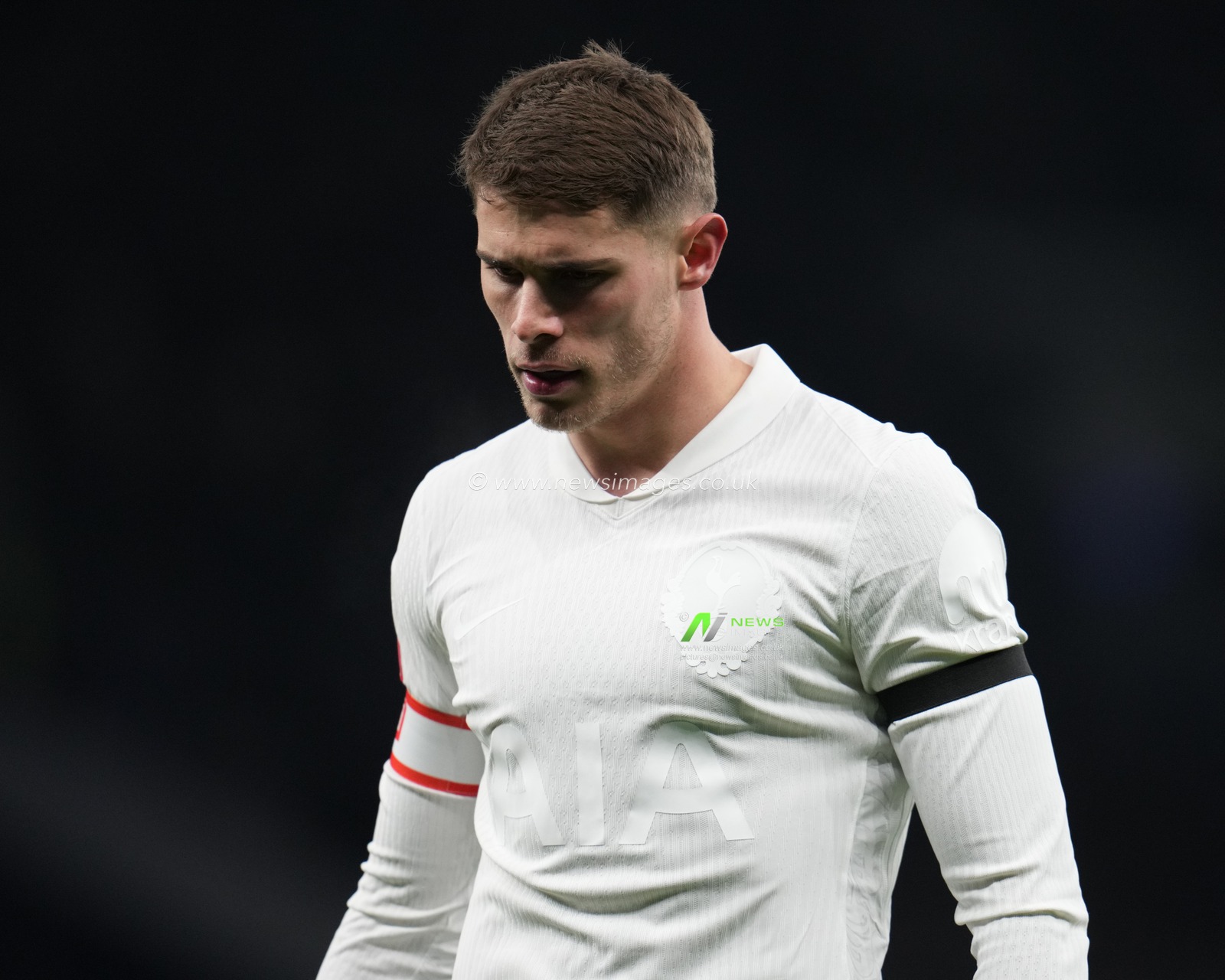 Micky van de Ven of Tottenham Hotspur during the Emirates FA Cup Third Round match Tottenham Hotspur vs Aston Villa at Tottenham Hotspur Stadium, London, United Kingdom, 10th January 2026

(Photo by Harvey Murphy/News Images)