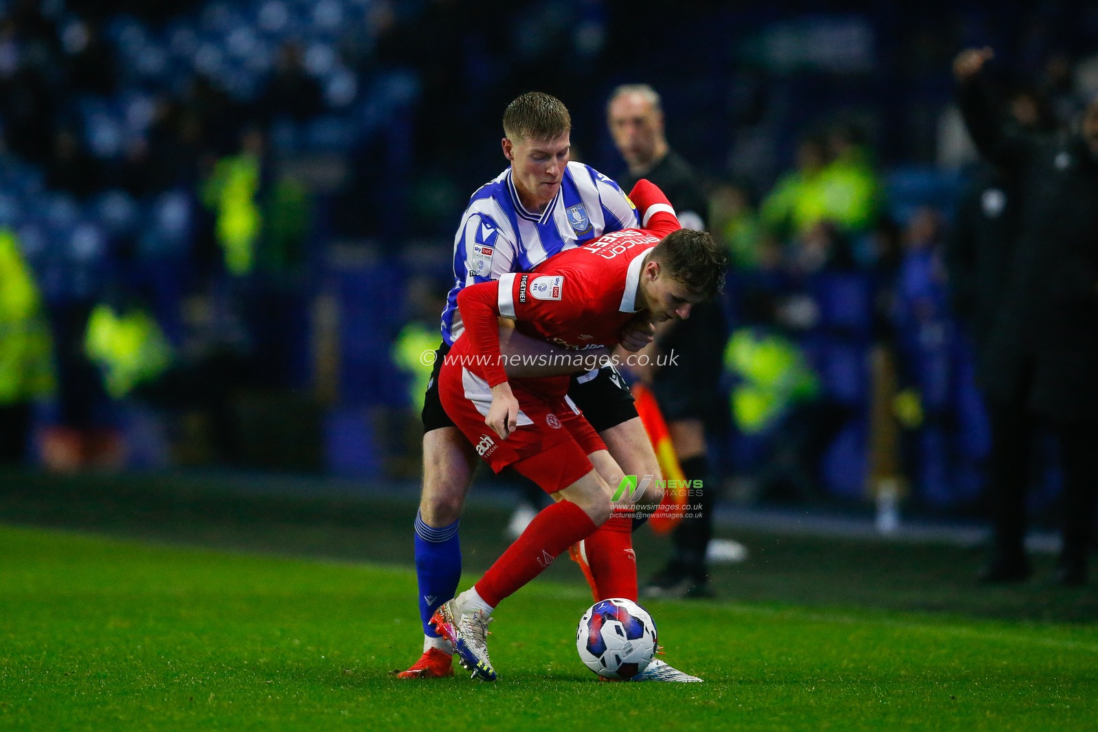 Mark McGuinness #34 of Sheffield Wednesday and Robert Street #14 of Shrewsbury Town during the Sky Bet League 1 match Sheffield Wednesday vs Shrewsbury Town at Hillsborough, Sheffield, United Kingdom, 19th November 2022

(Photo by Ben Early/News Images)