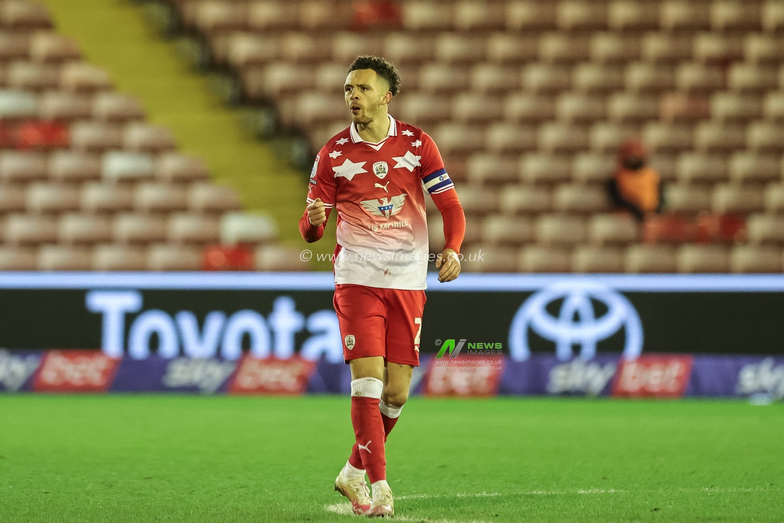 Jordan Williams of Barnsley during the Sky Bet League 1 match Barnsley vs Carlisle United at Oakwell, Barnsley, United Kingdom, 16th January 2024

(Photo by Mark Cosgrove/News Images)