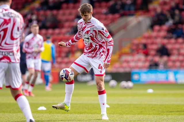 Wrexham's Max Cleworth during the Sky Bet League 1 match Wrexham vs Stockport County at SToK Cae Ras, Wrexham, United Kingdom, 22nd March 2025

(Photo by Nik Mesney/News Images)