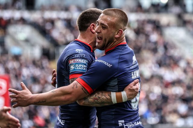 Oliver Gildart of Hull KR celebrates his try during the Betfred Super League Round 8 match Hull FC vs Hull KR at MKM Stadium, Hull, United Kingdom, 18th April 2025

(Photo by Alfie Cosgrove/News Images)