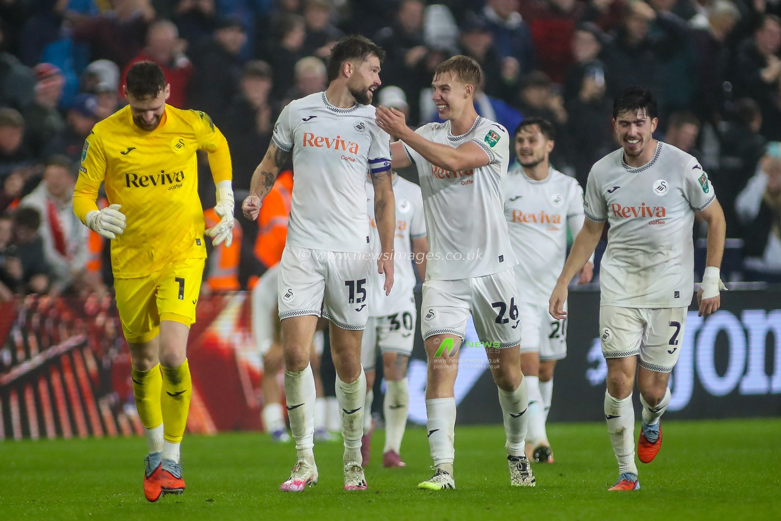 Cameron Burgess of Swansea City celebrates scoring his teams third and winning goal during the Carabao Cup 3rd Round Swansea City vs Nottingham Forest at Swansea.com Stadium, Swansea, United Kingdom, 17th September 2025

(Photo by Andrew Lewis/News Images)