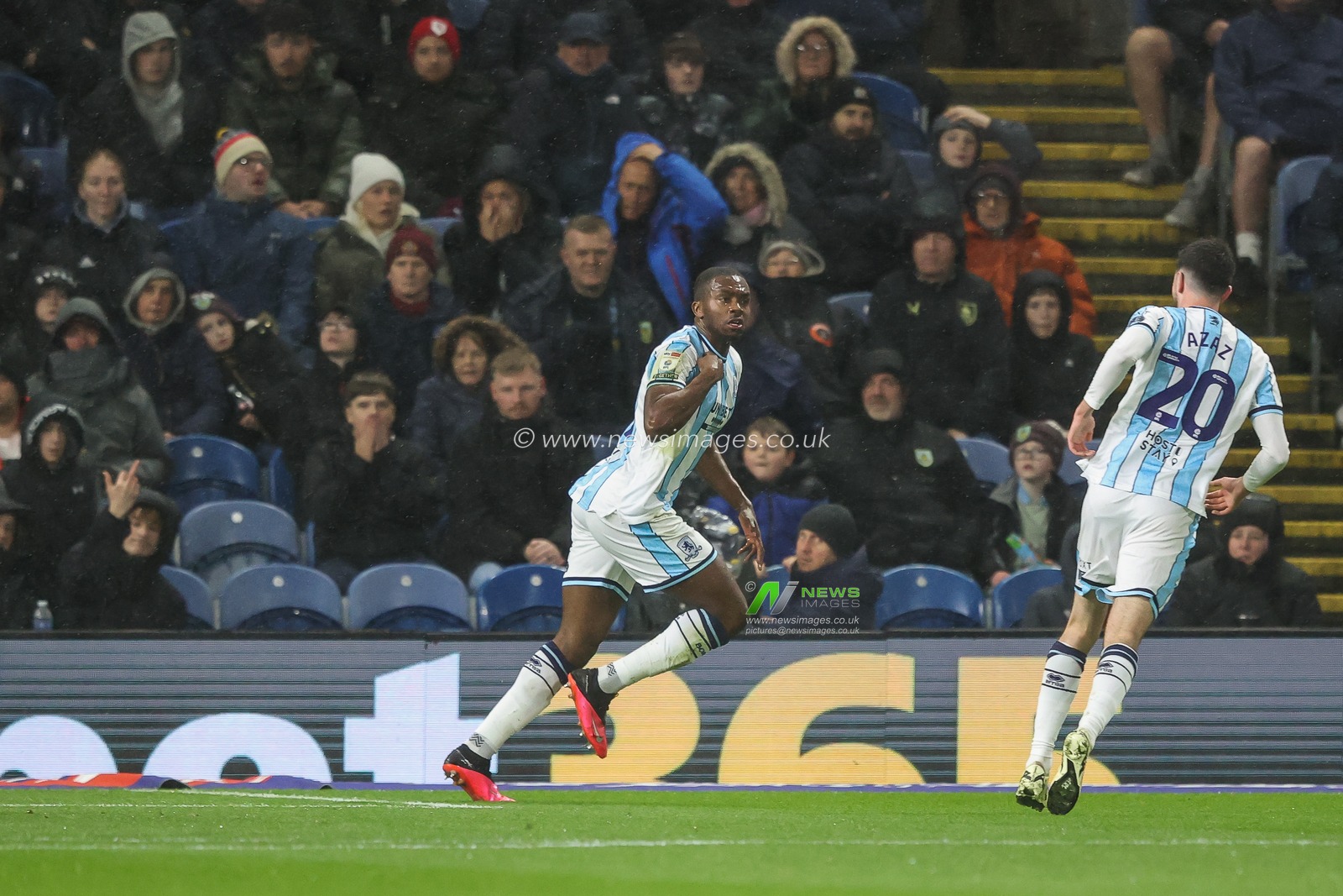 Anfernee Dijksteel of Middlesbrough celebrates his goal to make it 0-1 during the Sky Bet Championship match Burnley vs Middlesbrough at Turf Moor, Burnley, United Kingdom, 6th December 2024

(Photo by Alfie Cosgrove/News Images)