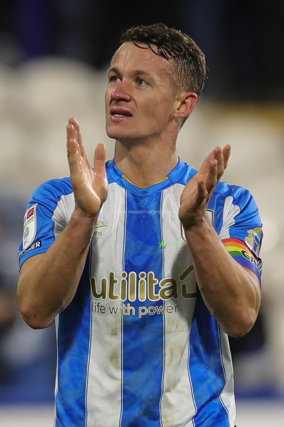 Jonathan Hogg #6 of Huddersfield Town claps his hands and applauds the supporters at full-time after the Sky Bet Championship match Huddersfield Town vs Southampton at John Smith's Stadium, Huddersfield, United Kingdom, 25th November 2023

(Photo by James Heaton/News Images)