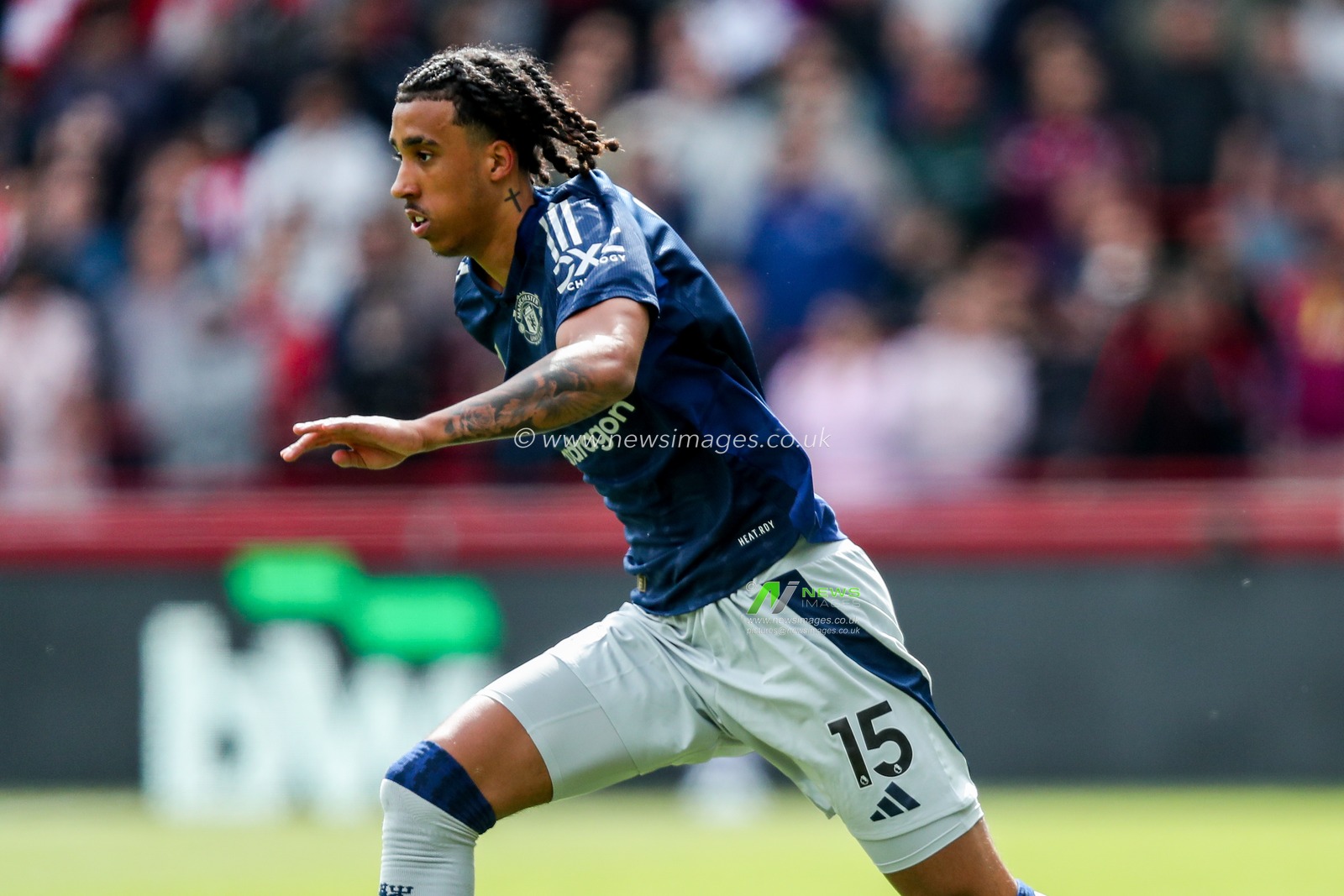 Leny Yoro of Manchester United in action during the Premier League match Brentford vs Manchester United at The Gtech Community Stadium, London, United Kingdom, 4th May 2025

(Photo by Izzy Poles/News Images)