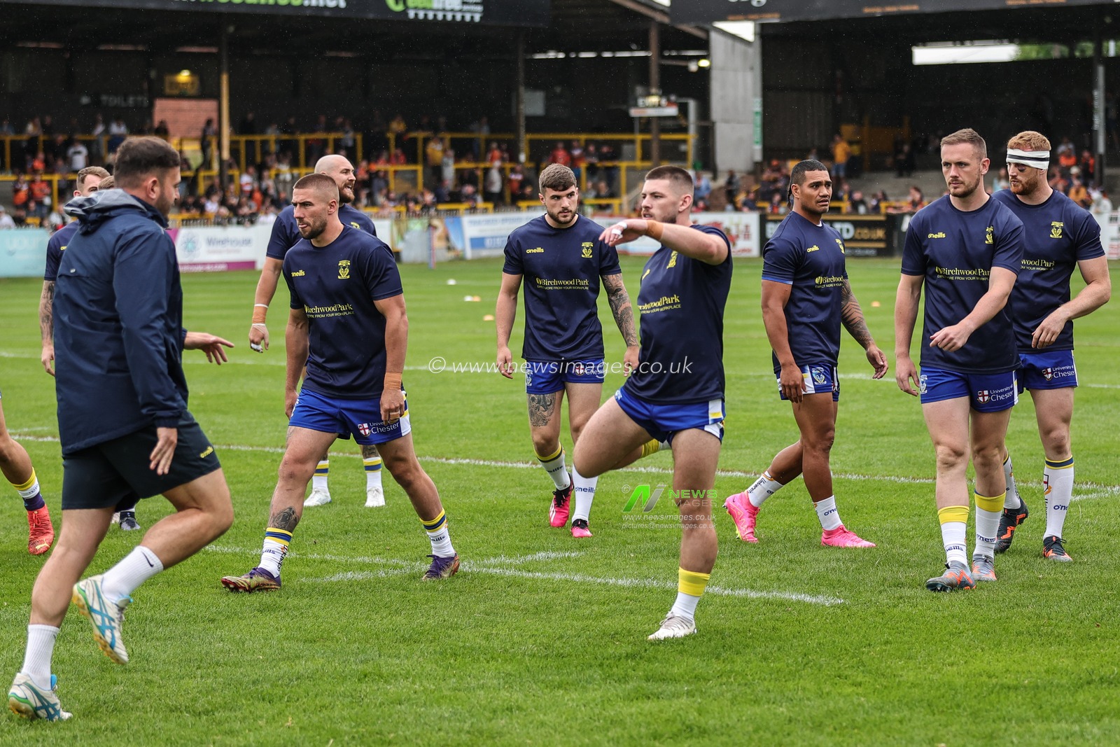 Danny Walker #16 of Warrington Wolves in the pre-game warm up session during the Betfred Super League Round 16 match Castleford Tigers vs Warrington Wolves at The Mend-A-Hose Jungle, Castleford, United Kingdom, 23rd June 2023

(Photo by Mark Cosgrove/News Images)
