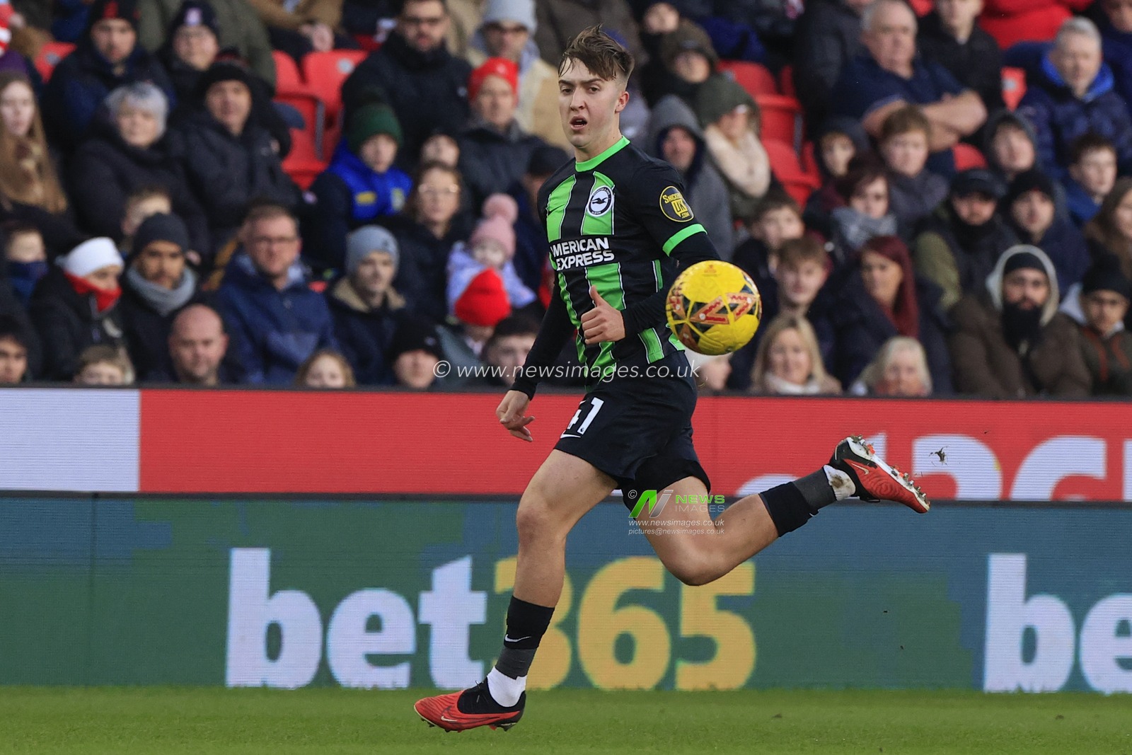 Jack Hinshelwood of Brighton & Hove Albion runs for the ball during the Emirates FA Cup Third Round match Stoke City vs Brighton and Hove Albion at Bet365 Stadium, Stoke-on-Trent, United Kingdom, 6th January 2024

(Photo by Conor Molloy/News Images)