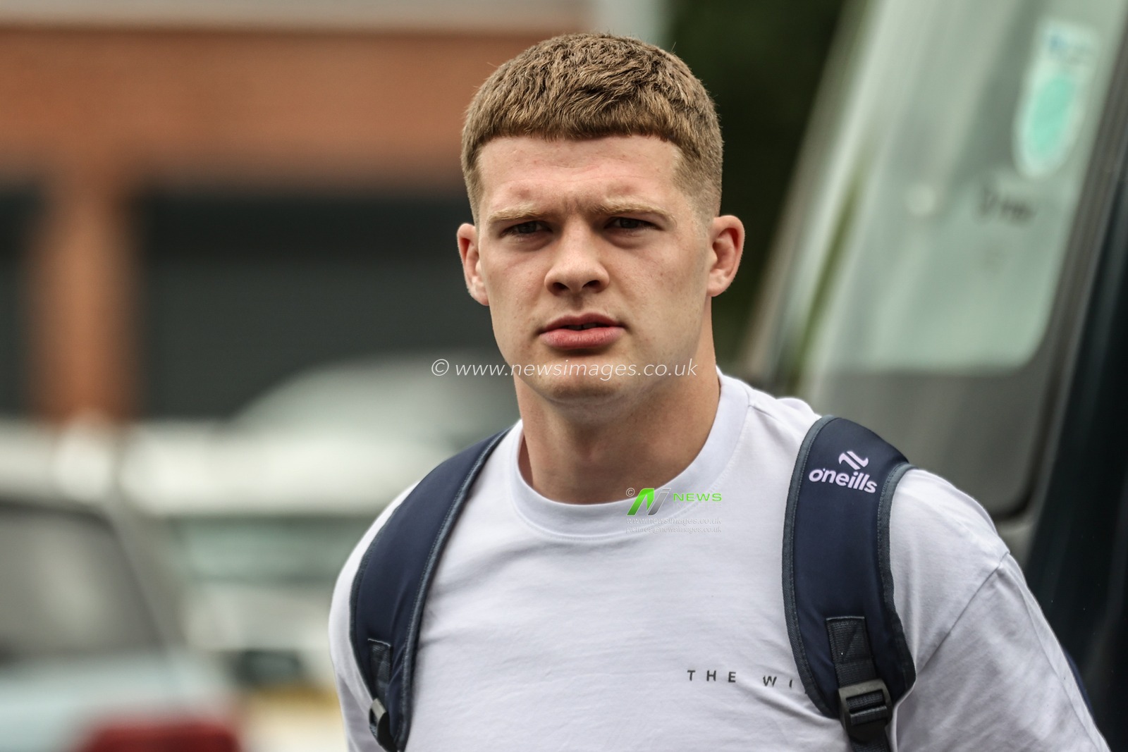 Jake Thewlis of Warrington Wolves arrives during the Betfred Super League Round 11 match Wakefield Trinity vs Warrington Wolves at DIY Kitchens Stadium, Wakefield, United Kingdom, 18th May 2025

(Photo by Alfie Cosgrove/News Images)