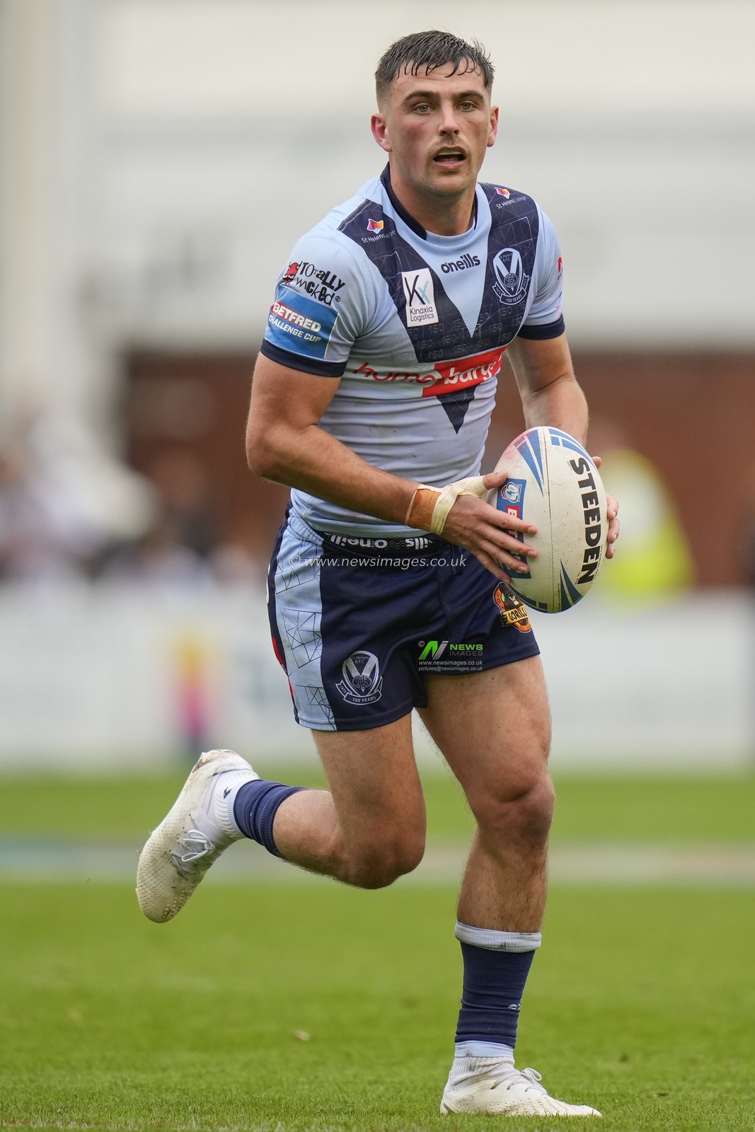 Lewis Dodd #7 of St. Helens during the Betfred Challenge Cup Semi-Final match Leigh Leopards vs St Helens at Halliwell Jones Stadium, Warrington, United Kingdom, 22nd July 2023

(Photo by Steve Flynn/News Images)
