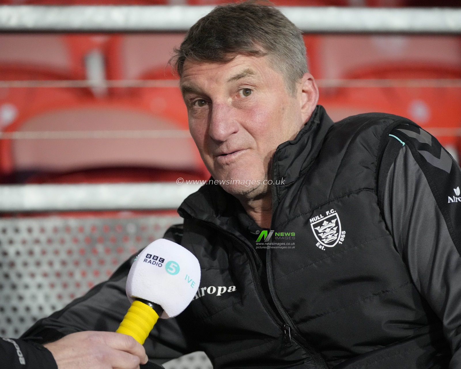 Tony Smith head coach of Hull FC gives an interview to Radio 5 Live before the Betfred Super League Round 5 match St Helens vs Hull FC at Totally Wicked Stadium, St Helens, United Kingdom, 17th March 2023

(Photo by Steve Flynn/News Images)