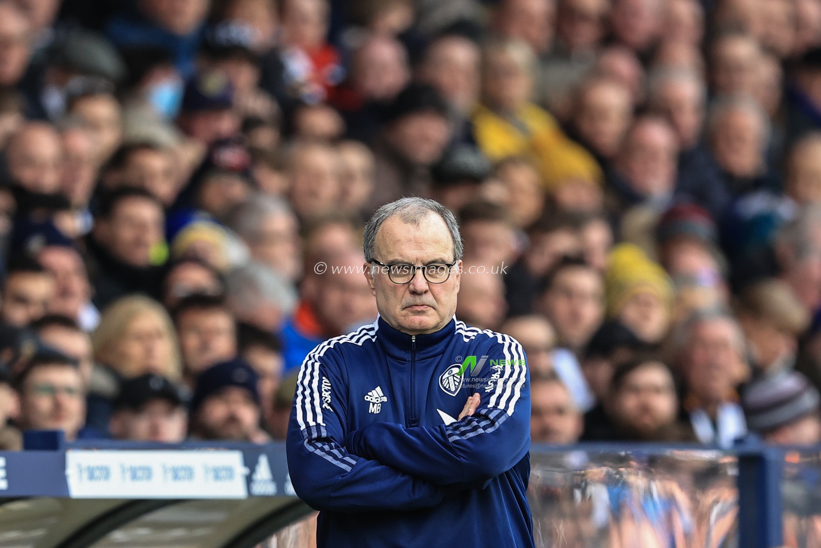 Marcelo Bielsa manager of Leeds United looks on