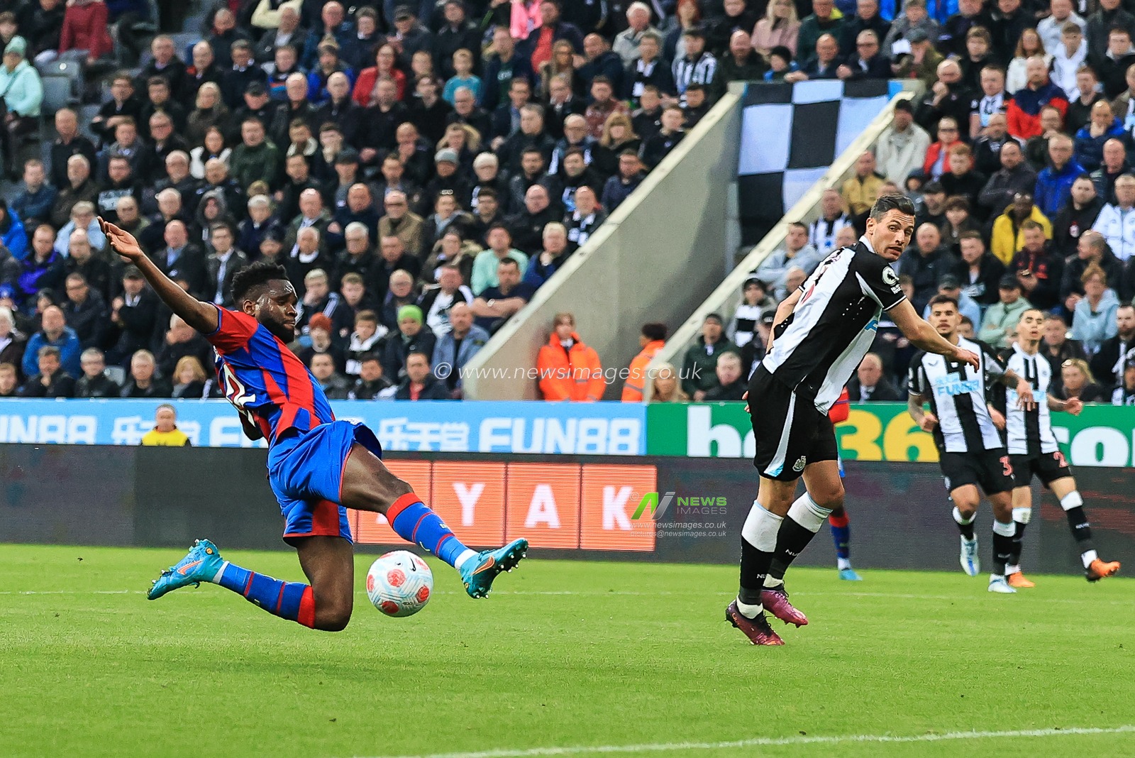Odsonne Edouard #22 of Crystal Palace fails to connect to the cross