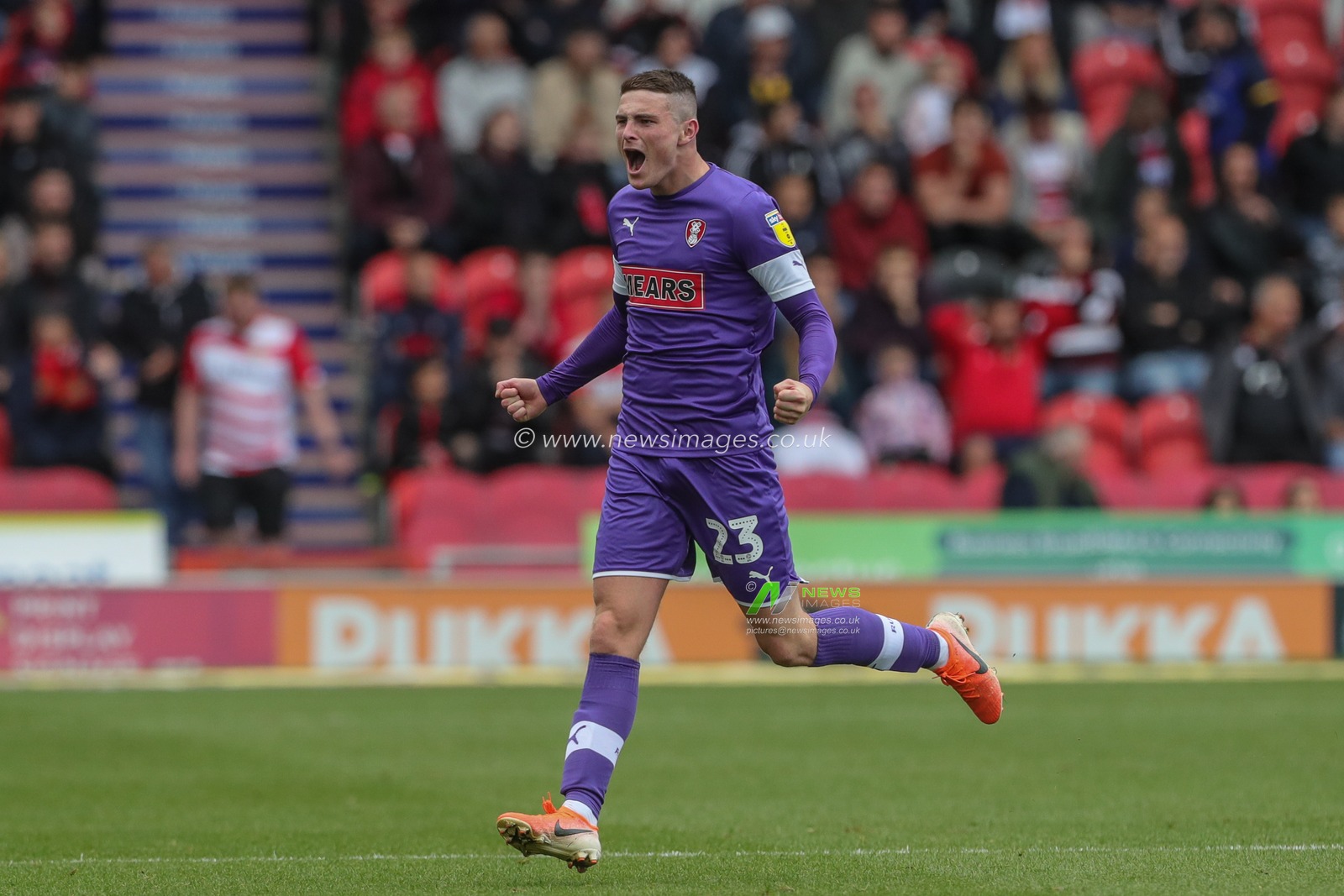 7th September 2019, Keepmoat Stadium, Doncaster, England; Sky Bet League One Football, Doncaster Rovers vs Rotherham United ; Jake Hastie (23) of Rotherham United celebrates his goal to make it 0-1



Credit: Mark Cosgrove/News Images

English Football League images are subject to DataCo Licence