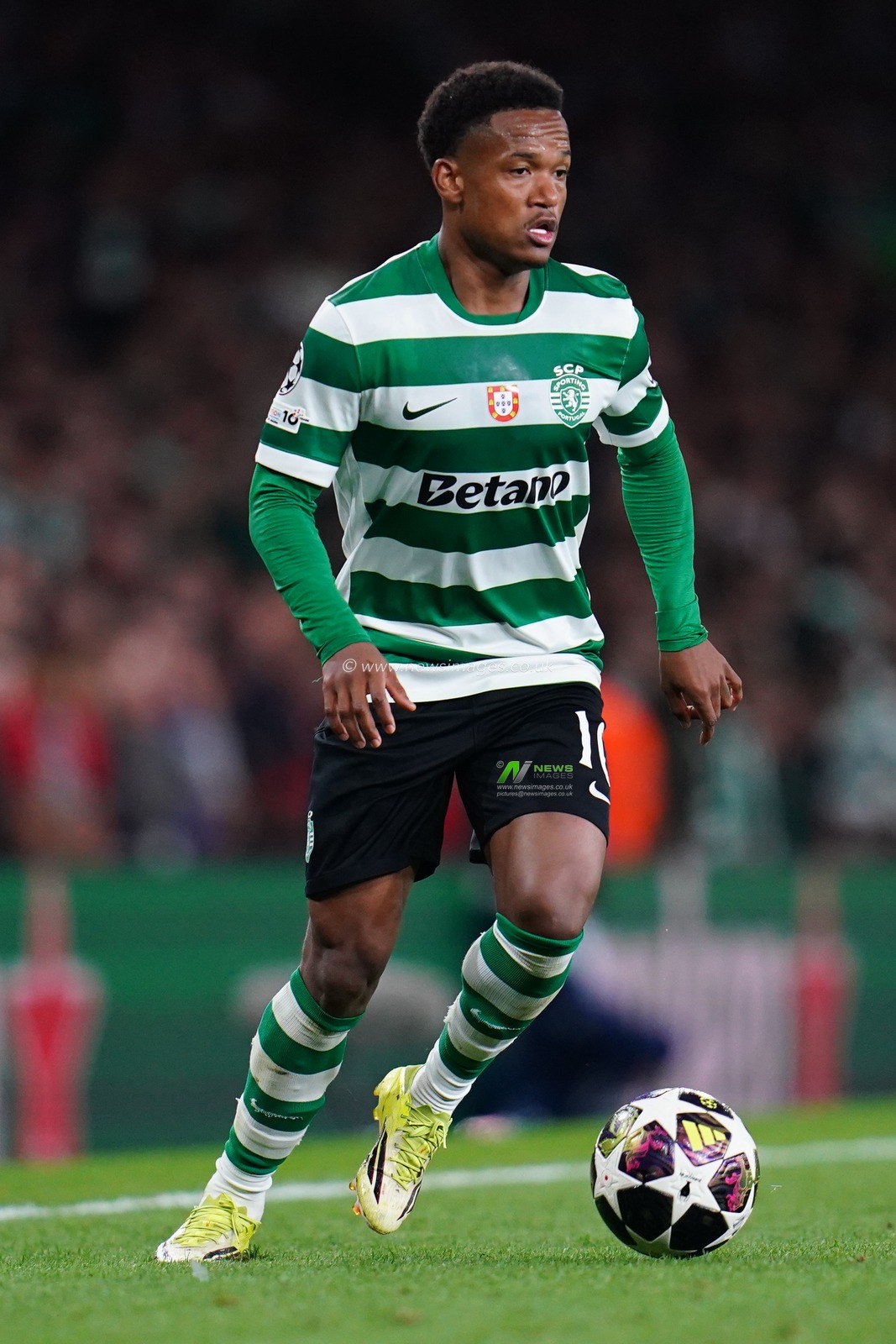 Geny Catamo of Sporting CP with the ball during the UEFA Champions League Quarter Finals match Arsenal vs Sporting CP at Arsenal stadium, London, United Kingdom on 15 April 2026

(Photo by Harvey Murphy/News Images)