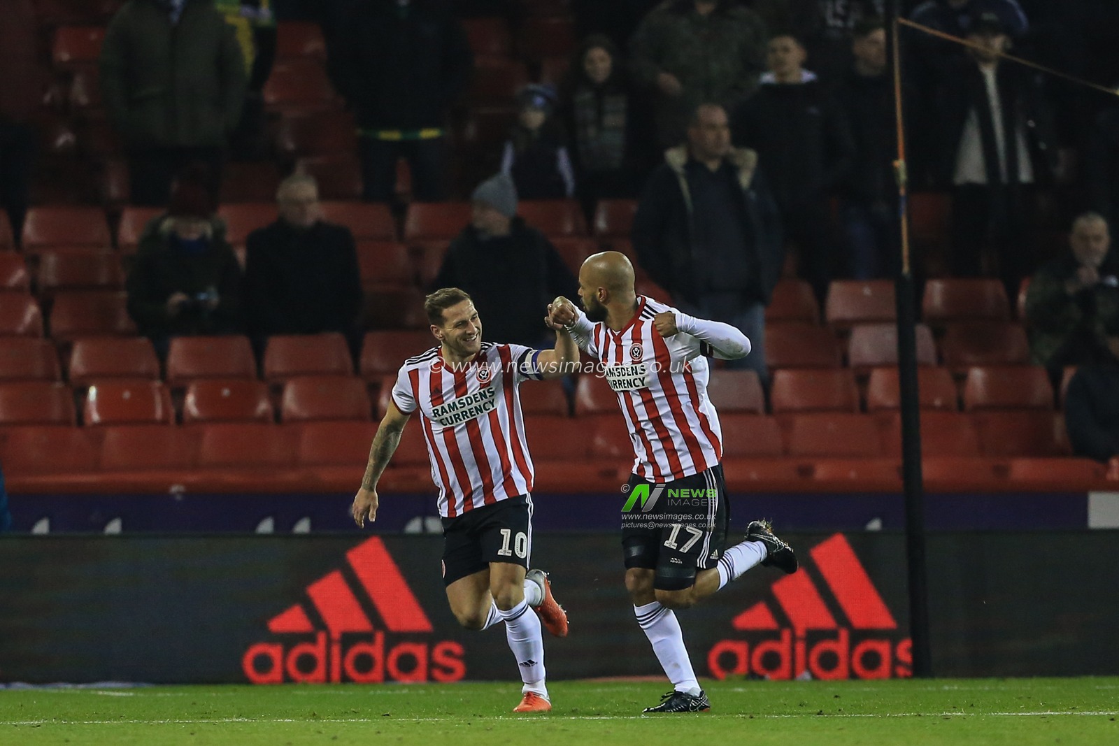 14th December 2018, Bramall Lane, Sheffield, England; Sky Bet Championship, Sheffield United vs West Bromwich Albion ;  David McGoldrick (17) of Sheffield United celebrates his goal to make it 1-0


Credit: Mark Cosgrove/News Images

English Football League images are subject to DataCo Licence