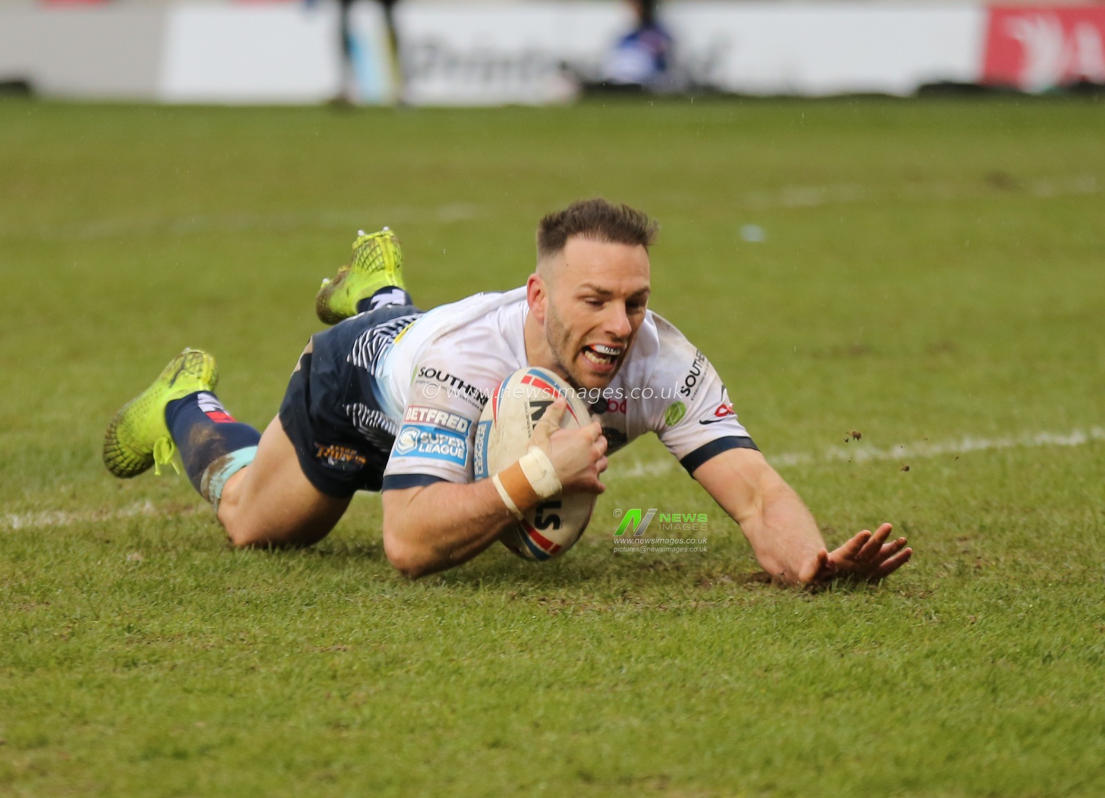 22nd February 2020, AJ Bell Stadium, Eccles, England; Betfred Super League, Salford Red Devils v Leeds Rhinos : Luke Gale of Leeds Rhinos scores a try against Salford Red Devils.