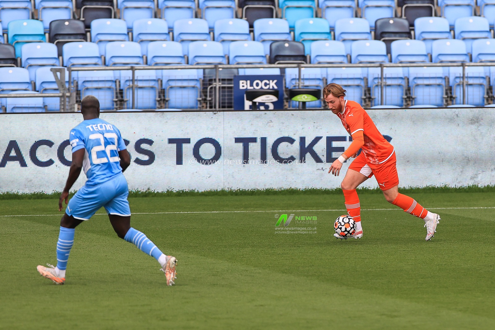 Josh Bowler of Blackpool breaks down the wing