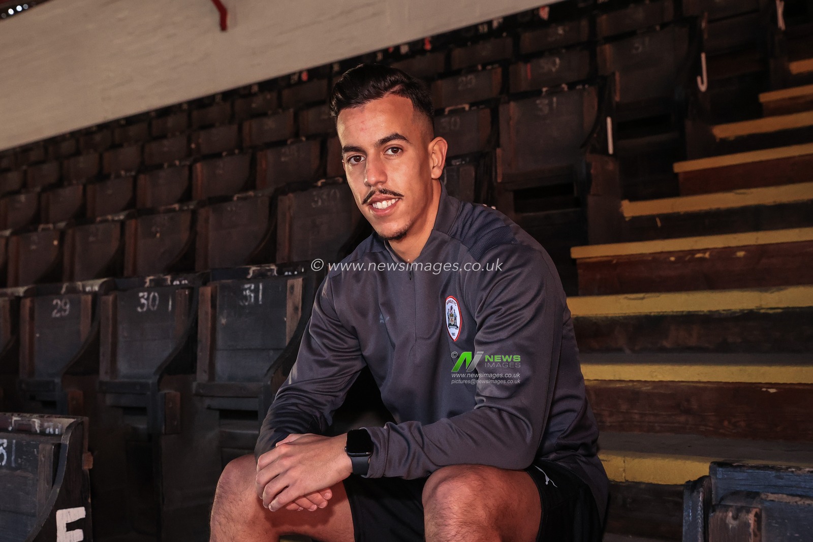 Barnsley sign Amine Bassi on loan until the end of the season from FC Metz