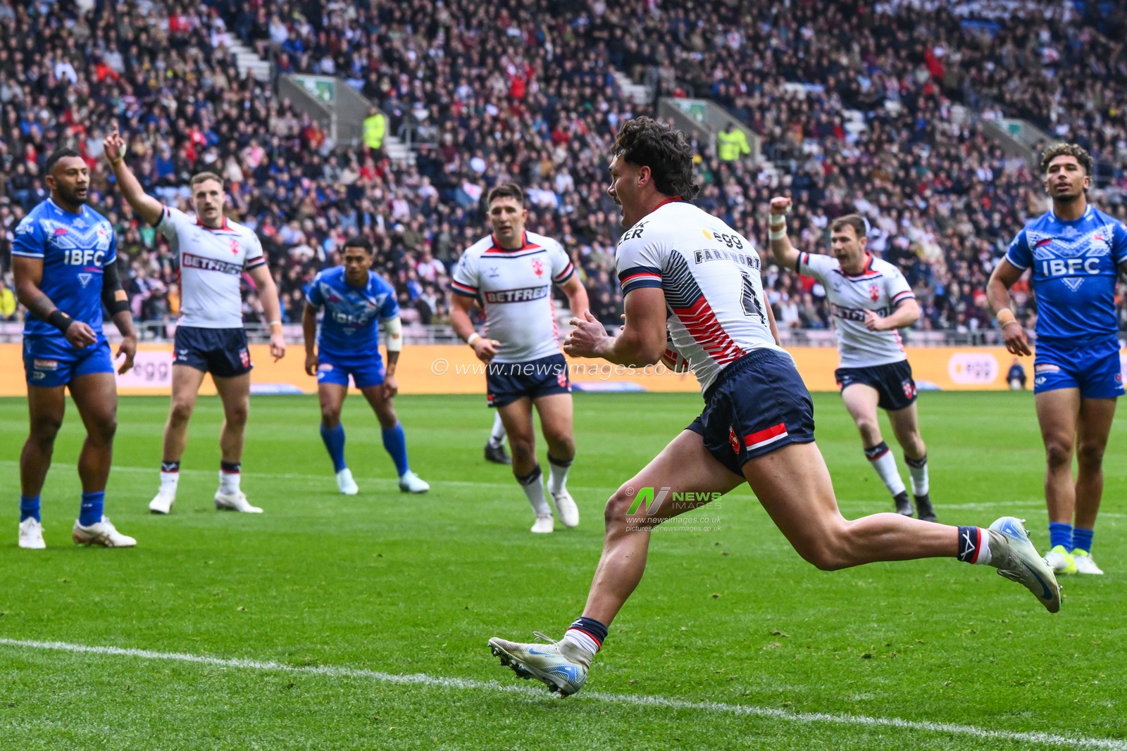 Herbie Farnworth of England goes over for a try during the ABK Beer Internationals Series match England vs Samoa at The Brick Community Stadium, Wigan, United Kingdom, 27th October 2024

(Photo by Craig Thomas/News Images)