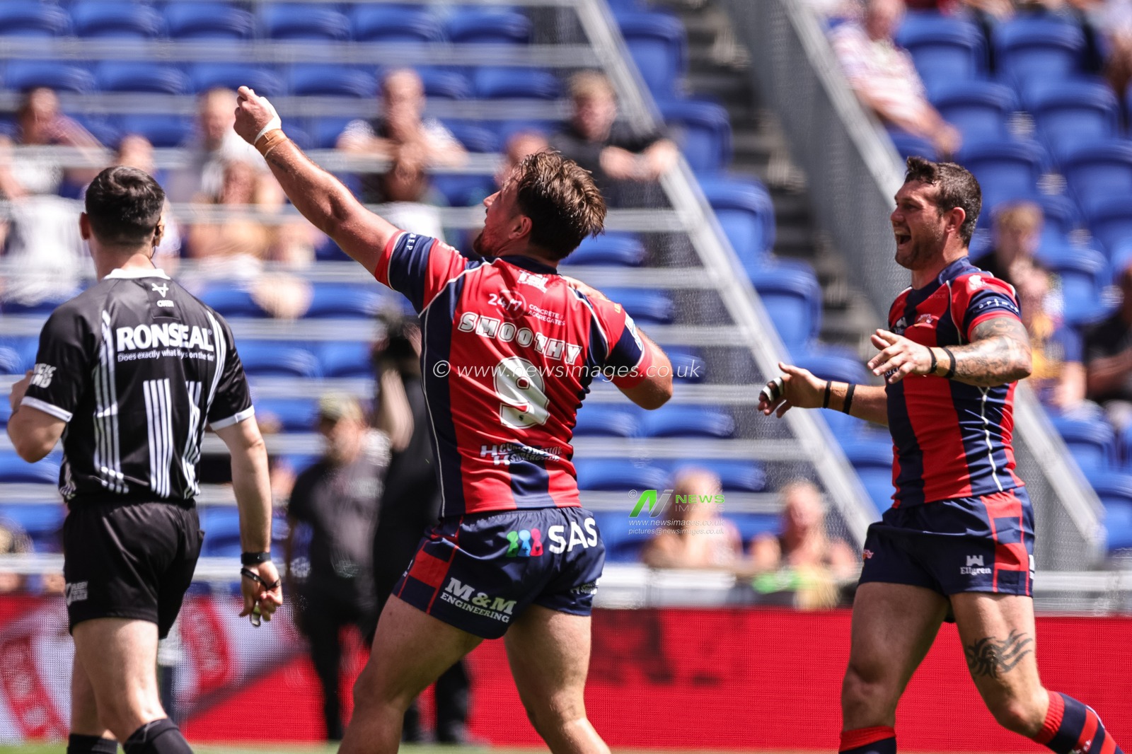 Tyson Smoothy of Wakefield Trinity celebrates his try during the Betfred Super League Magic Weekend match Wakefield Trinity vs Castleford Tigers at Hill Dickinson Stadium, Liverpool, United Kingdom on 05 July 2026

(Photo by Mark Cosgrove/News Images)