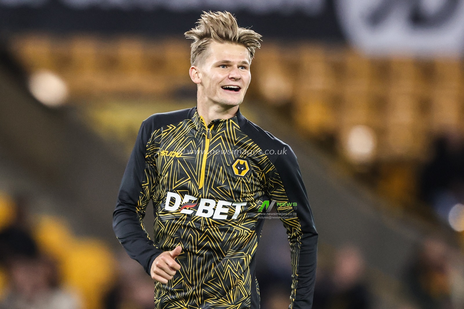 David Møller Wolfe of Wolverhampton Wanderers in the pregame warmup session during the Carabao Cup round 3 match Wolverhampton Wanderers vs Everton at Molineux, Wolverhampton, United Kingdom, 23rd September 2025

(Photo by Alfie Cosgrove/News Images)