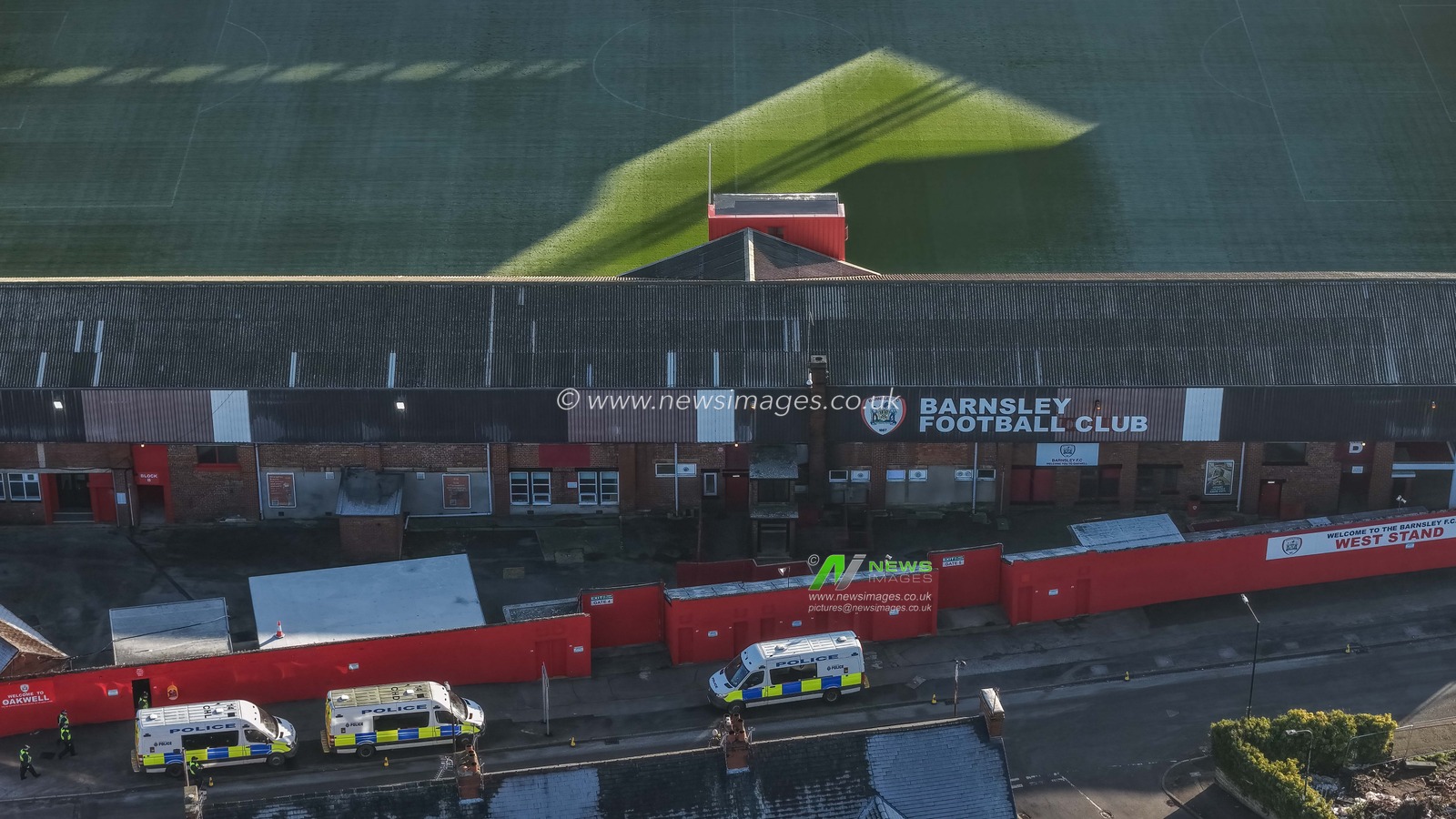 An aerial view of Oakwell on a frosty Boxing Day during the Sky Bet League 1 match Barnsley vs Mansfield Town at Oakwell, Barnsley, United Kingdom, 26th December 2025

(Photo by Mark Cosgrove/News Images)

*** GER AUT SUI OUT ***