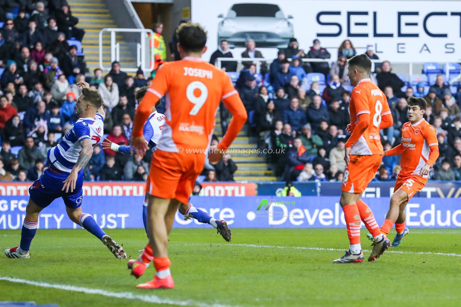 Rob Apter of Blackpool scores to make it 0-2 during the Sky Bet League 1 match Reading vs Blackpool at Select Car Leasing Stadium, Reading, United Kingdom, 14th December 2024

(Photo by Izzy Poles/News Images)