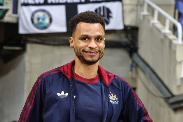 Jacob Murphy of Newcastle Untied arrives during the UEFA Champions League Last 16 match Newcastle Untied vs Barcelona at St. James's Park, Newcastle, United Kingdom on 10 March 2026

(Photo by Mark Cosgrove/News Images)