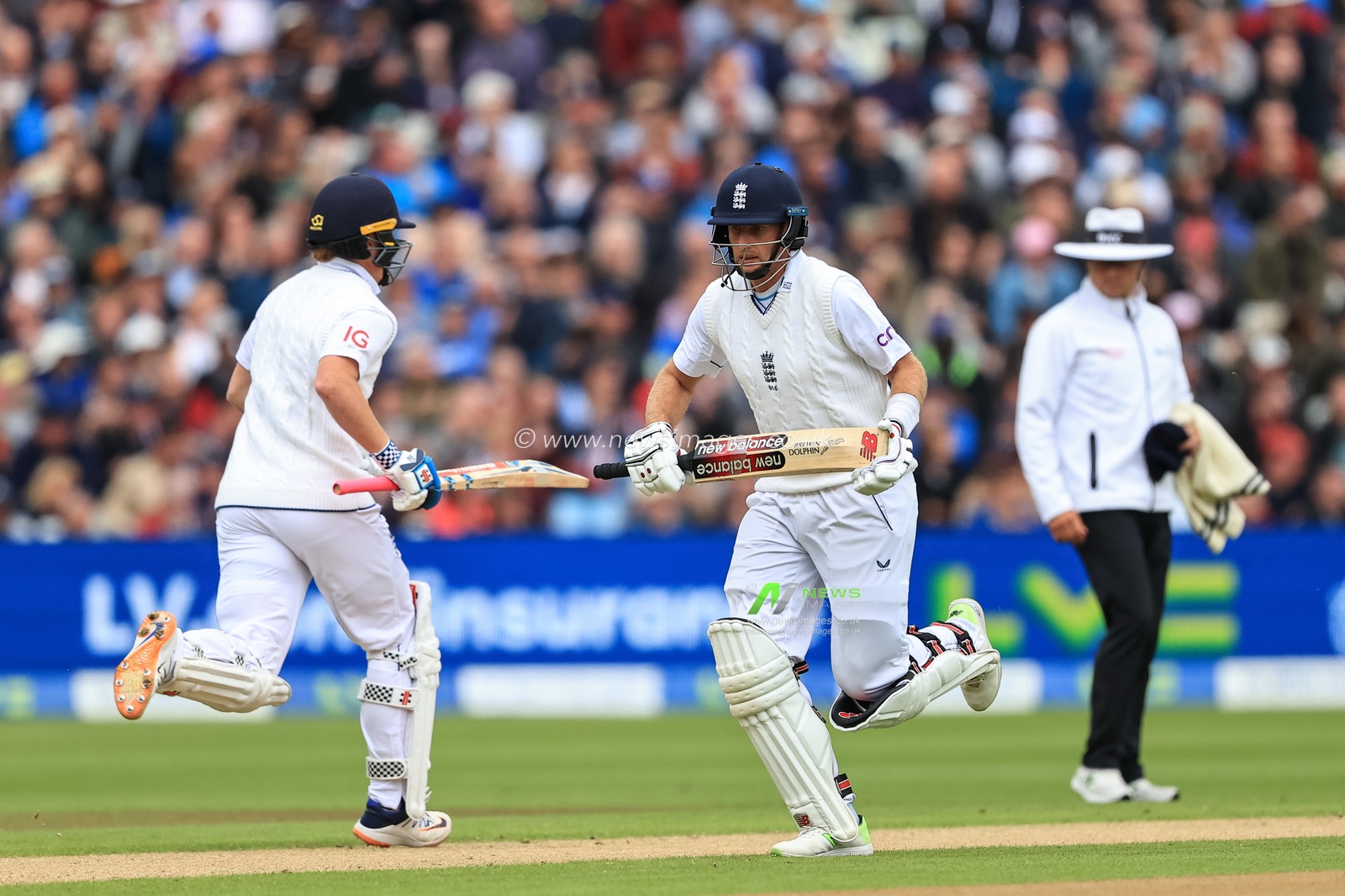 Joe Root of England makes two runs