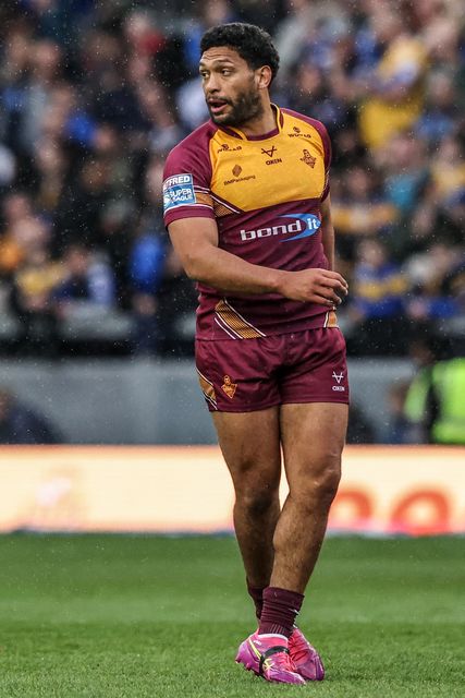 Taane Milne of Huddersfield Giants during pre-game warm up during the Betfred Super League Round 8 match Leeds Rhinos vs Huddersfield Giants at Headingley Stadium, Leeds, United Kingdom, 18th April 2025

(Photo by Alfie Cosgrove/News Images)