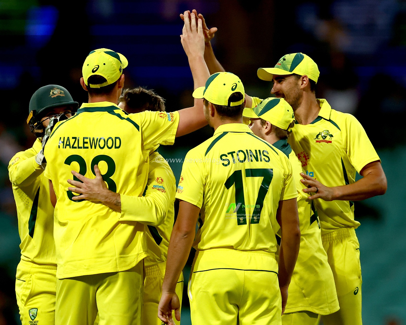Australia celebrate the dismissal of Sam Curran of England during the Dettol Series 2nd ODI match Australia vs England at SCG, Sydney, Australia, 19th November 2022

(Photo by Patrick Hoelscher/News Images)