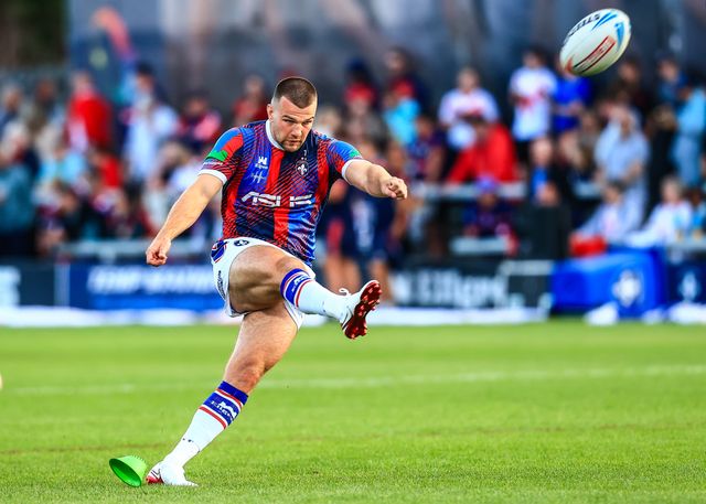 Max Jowitt of Wakefield Trinity in the pre-game warm up during the Betfred Super League round 21 match Wakefield Trinity vs St Helens at DIY Kitchens Stadium, Wakefield, United Kingdom, 8th August 2025

(Photo by Richard Bierton/News Images)
