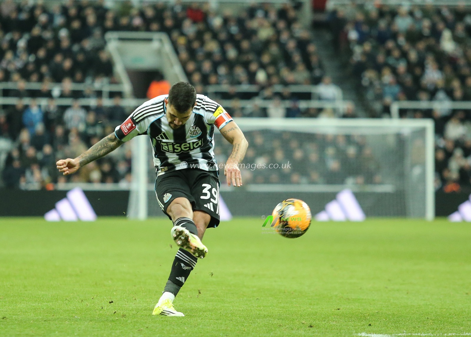 Bruno Guimaraes of Newcastle United crosses the ball during the Emirates FA Cup Third Round match Newcastle United vs Bournemouth at St. James's Park, Newcastle, United Kingdom, 10th January 2026

(Photo by Richard Bierton/News Images)