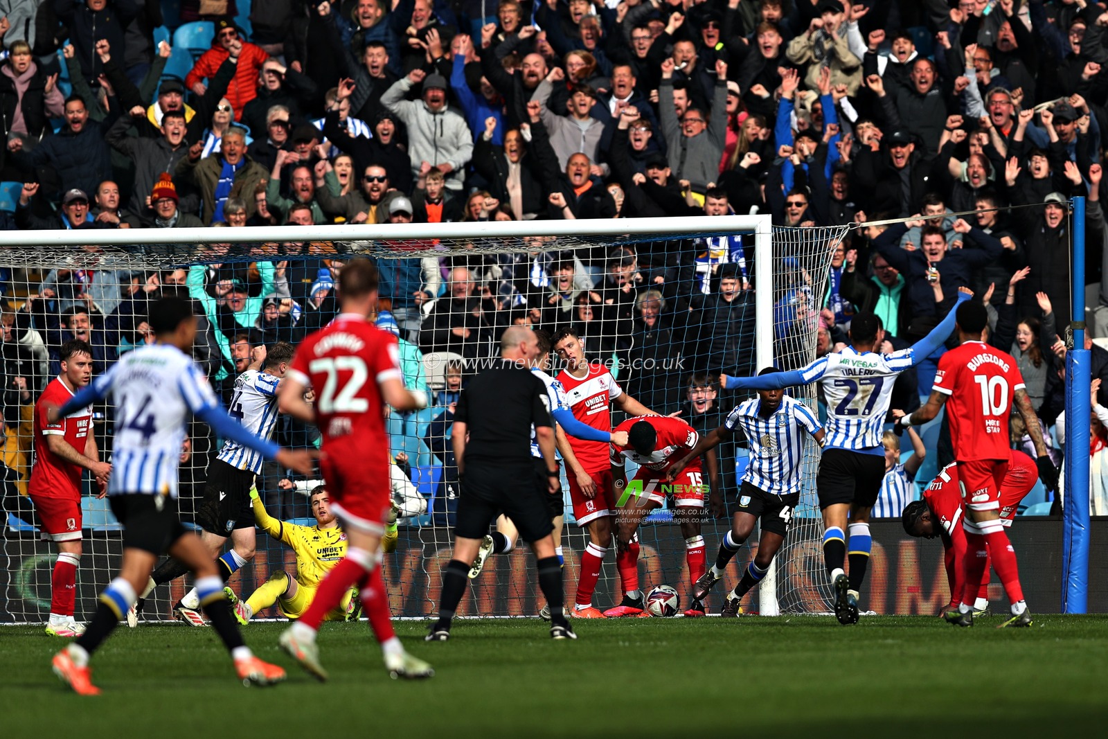 Anthony Musaba of Sheffield Wednesday celebrates his goal during the Sky Bet Championship match Sheffield Wednesday vs Middlesbrough at Hillsborough, Sheffield, United Kingdom, 21st April 2025

(Photo by Sam Eaden/News Images)
