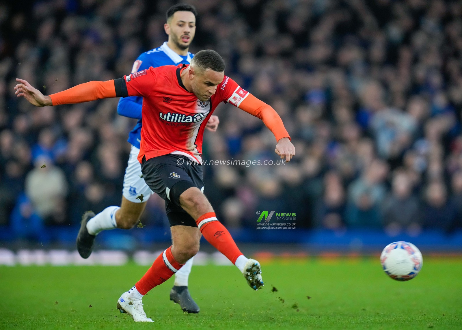 Carlton Morris of Luton Town strikes the ball, during the Emirates FA Cup Fourth Round match Everton vs Luton Town at Goodison Park, Liverpool, United Kingdom, 27th January 2024

(Photo by Steve Flynn/News Images)