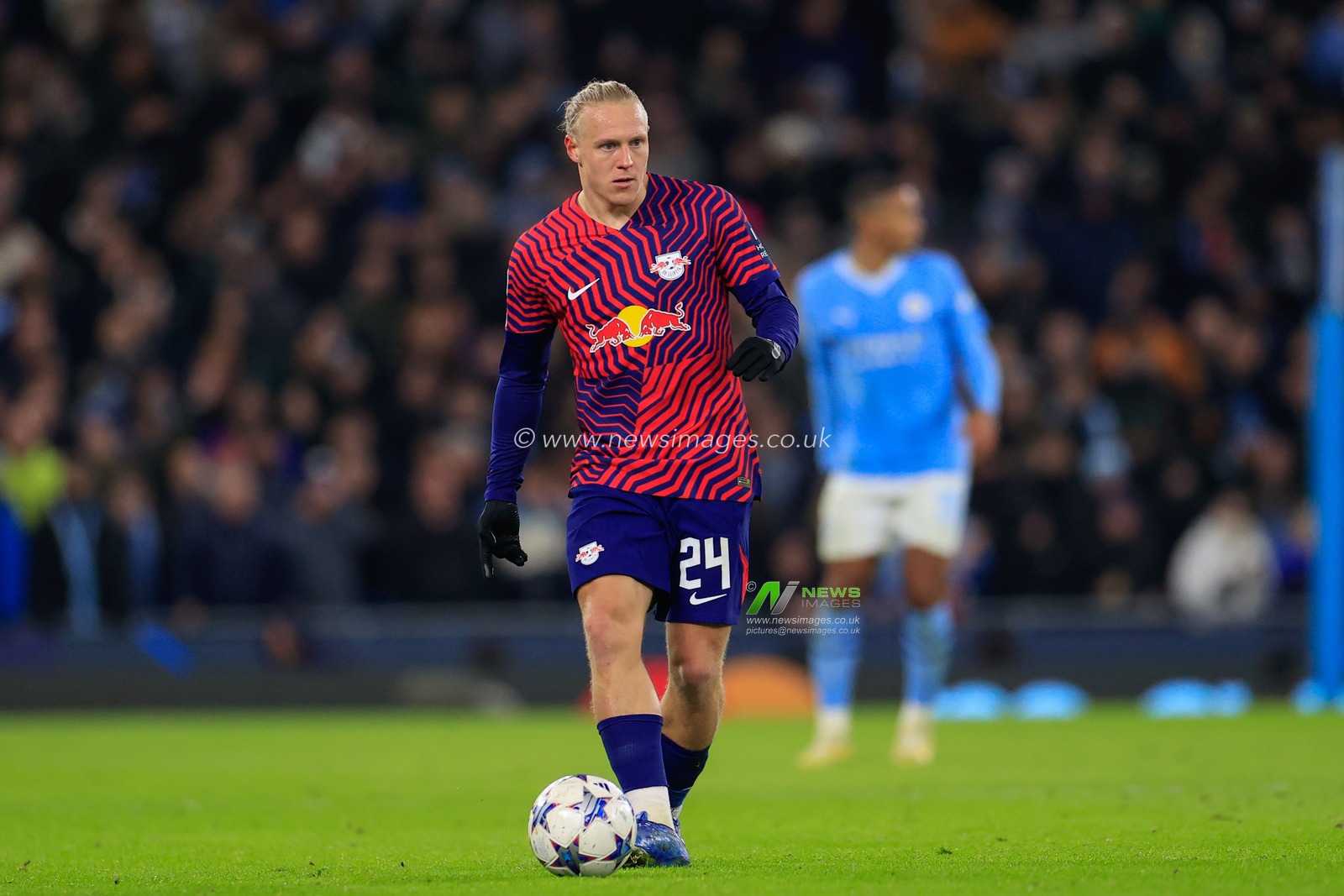 Xaver Schlager #24 of RB Leipzig in action during the UEFA Champions League Group G match Manchester City vs RB Leipzig at Etihad Stadium, Manchester, United Kingdom, 28th November 2023

(Photo by Conor Molloy/News Images)
