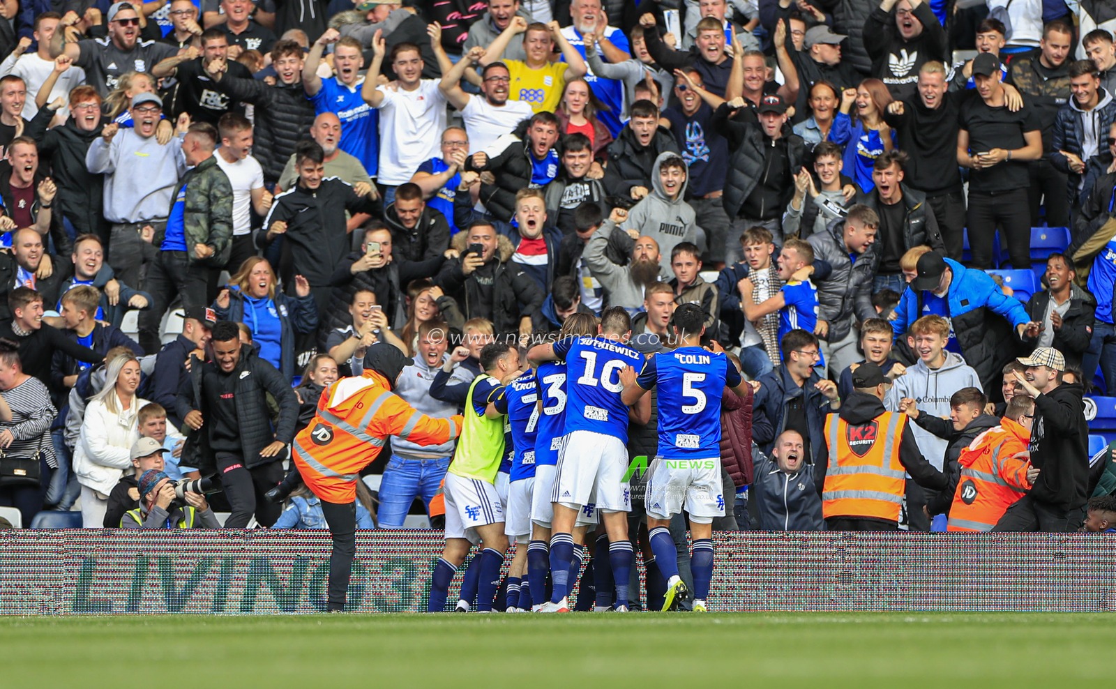 31st August 2019, St Andrew's, Birmingham, England; Sky Bet Championship Football,  Birmingham City vs Stoke City ; Birmingham City players and fans celebrate their teams second goal scored by Jude Bellingham (22) of Birmingham City in the 75th minute, 2-1 to Birmingham City

Credit: Conor Molloy/News Images


English Football League images are subject to DataCo Licence