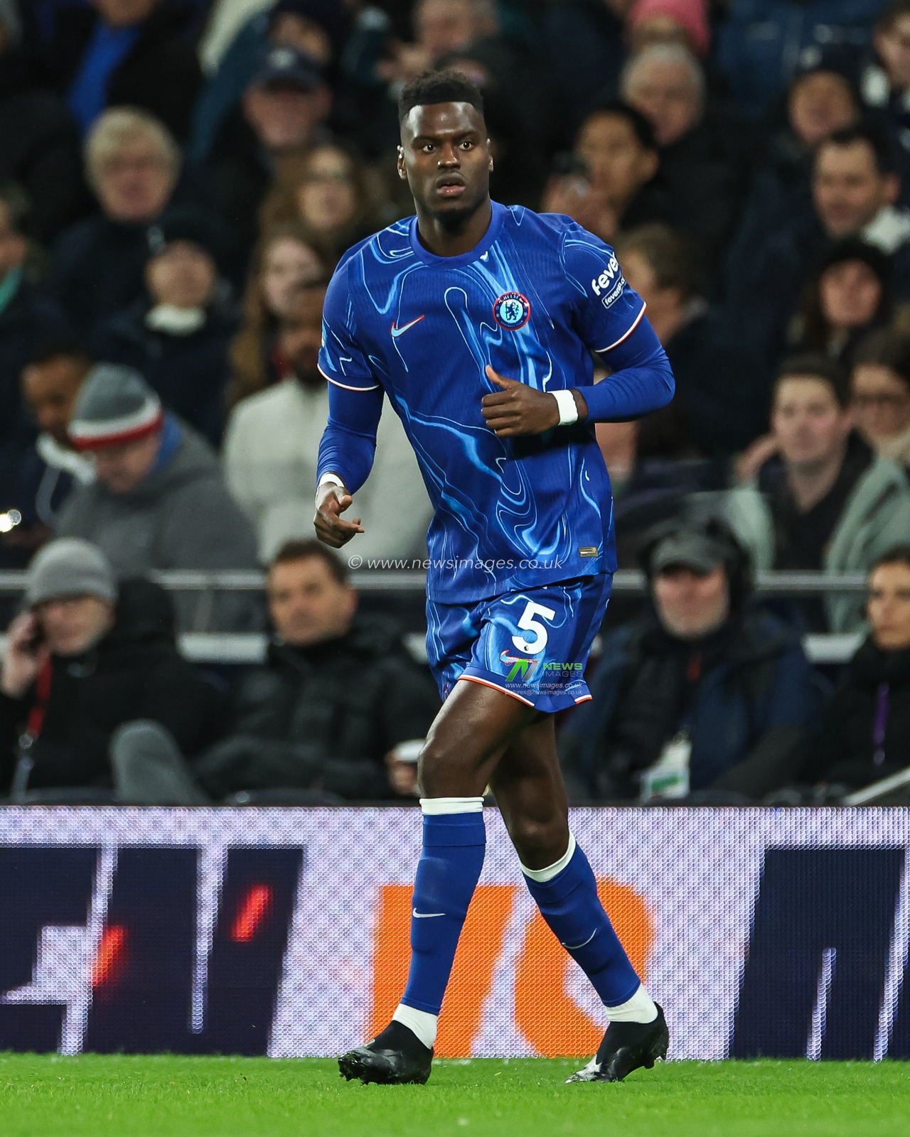 BenoÃ®t Badiashile of Chelsea during the Premier League match Tottenham Hotspur vs Chelsea at Tottenham Hotspur Stadium, London, United Kingdom, 8th December 2024

(Photo by Mark Cosgrove/News Images)
