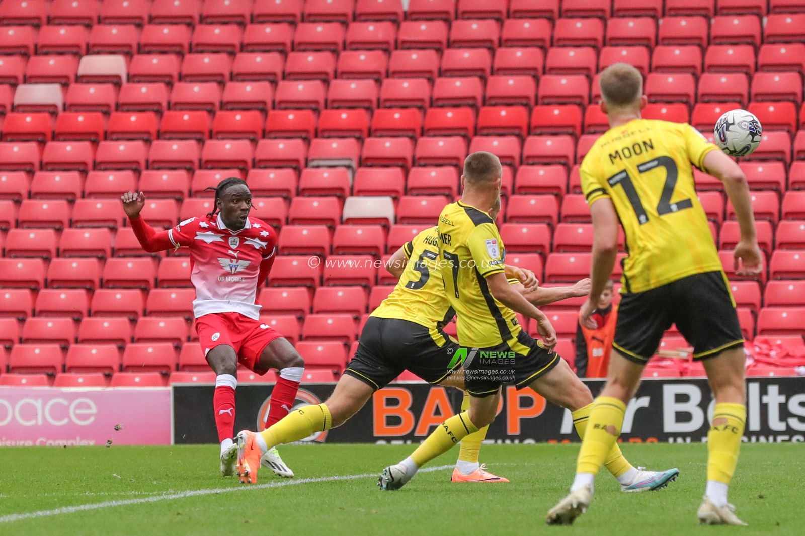 Devante Cole #44 of Barnsley scores to make it 1-0 during the Sky Bet League 1 match Barnsley vs Burton Albion at Oakwell, Barnsley, United Kingdom, 16th September 2023

(Photo by Alfie Cosgrove/News Images)