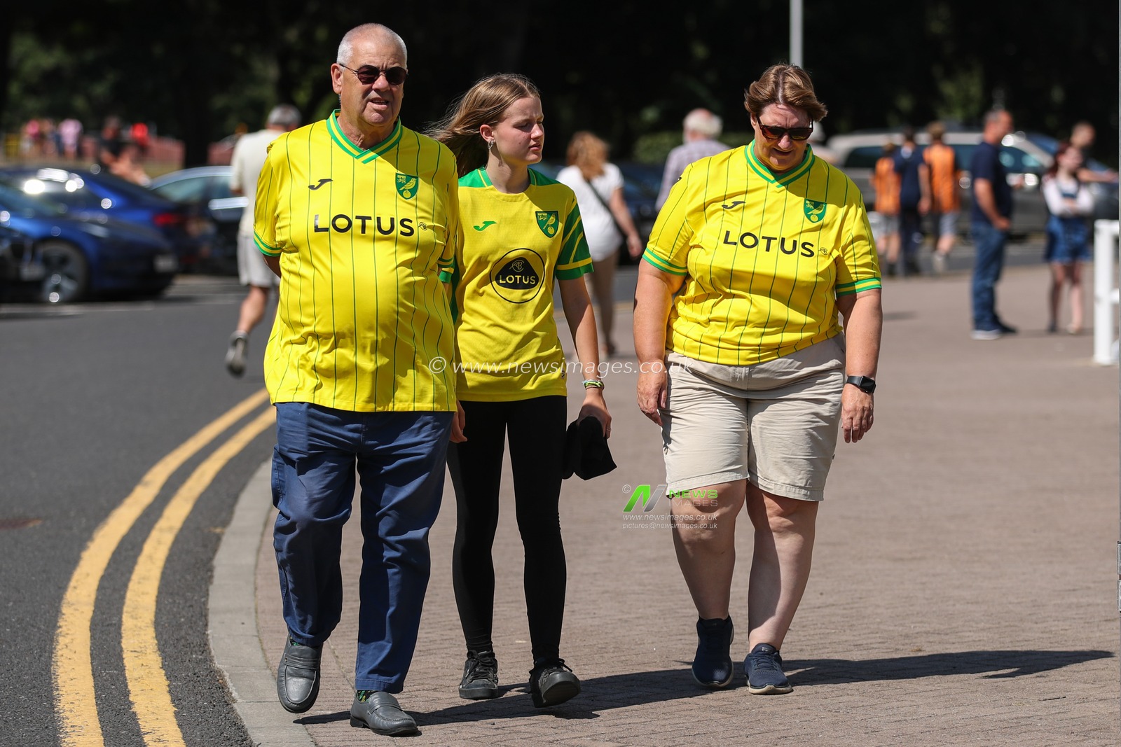 Norwich City fans outside the MKM Stadium