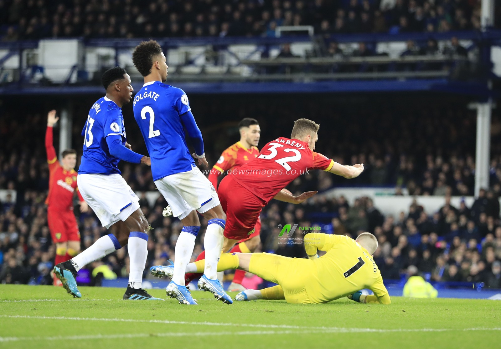 23rd November 2019, Goodison Park, Liverpool, England; Premier League, Everton v Norwich City : Dennis Srbeny (32) of Norwich City bundles the ball into the net in the 92nd minute to make it 0-2 to Norwich

Credit: Conor Molloy/News Images