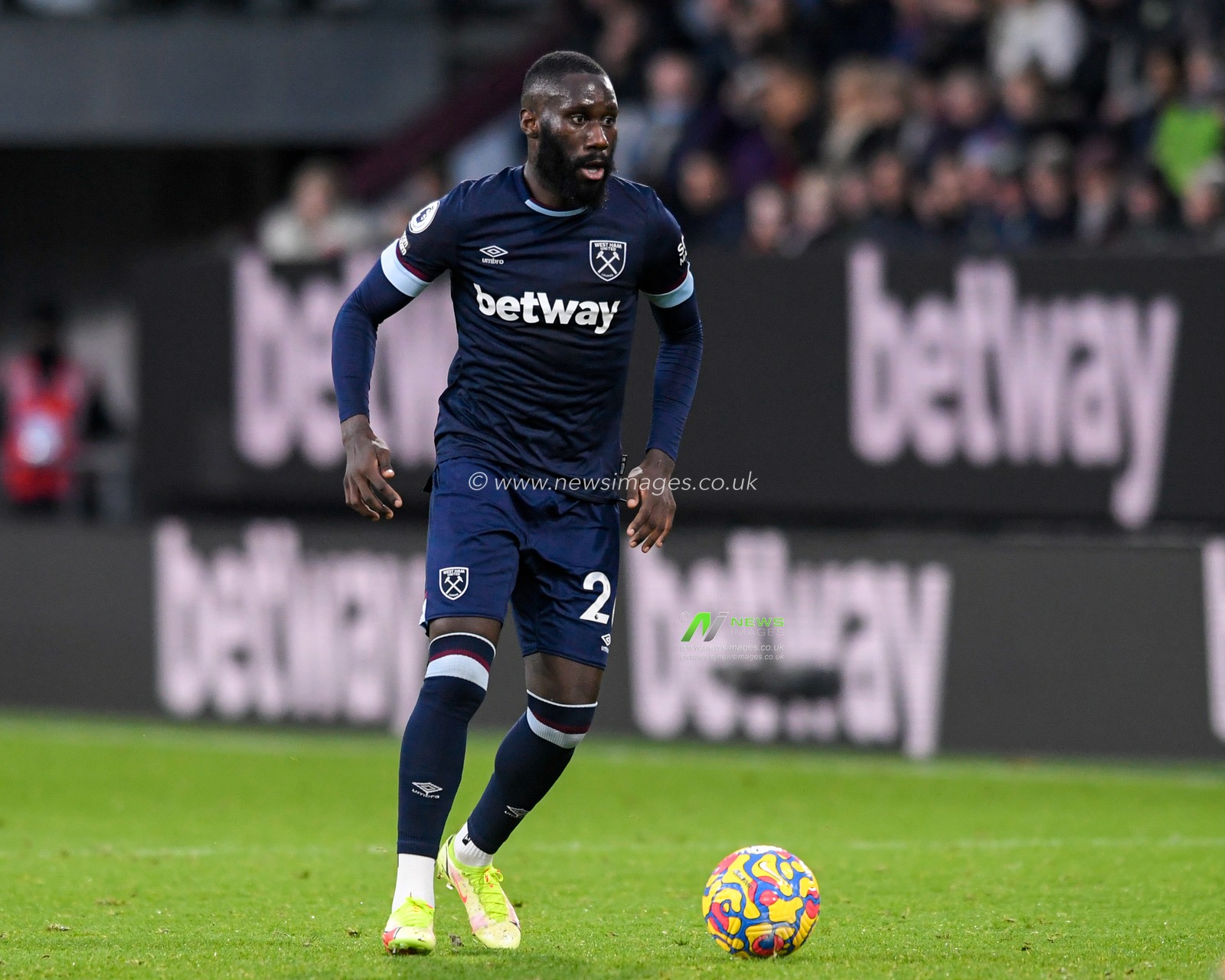 Arthur Masuaku #26 of West Ham United with the ball