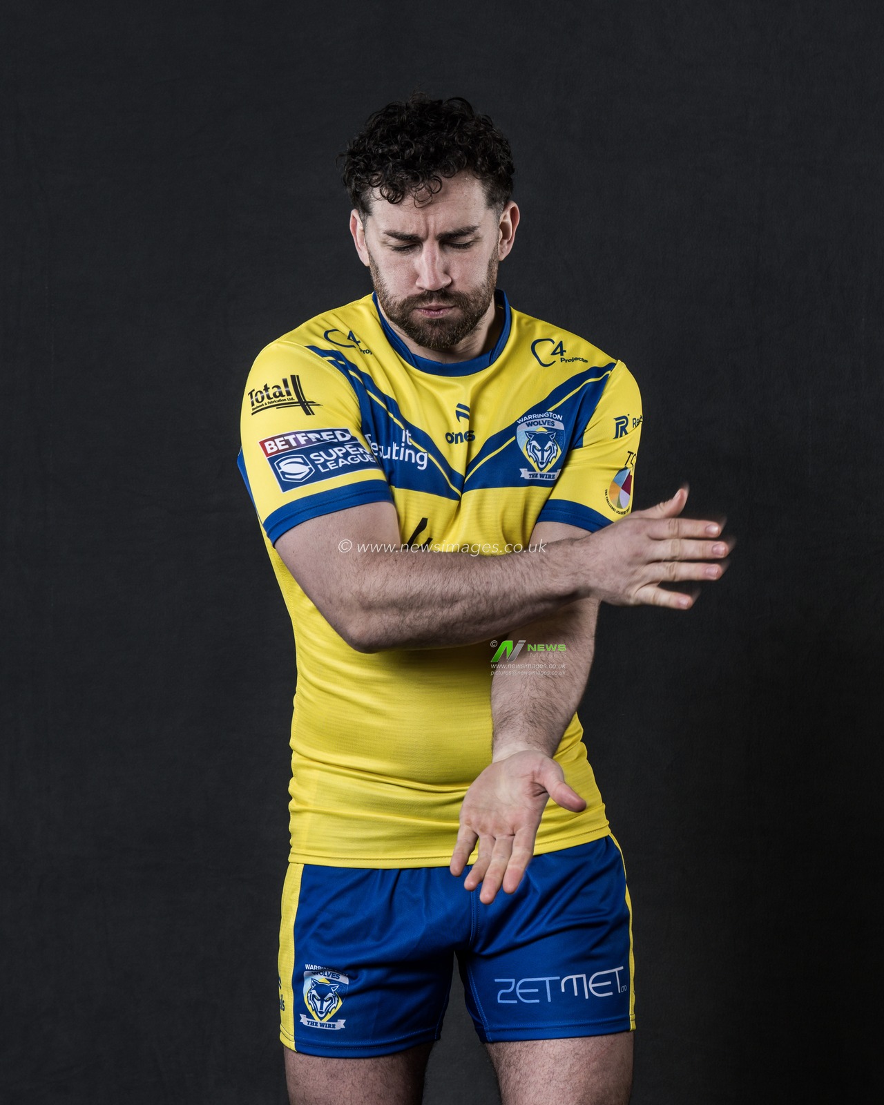 Toby King in the Home kit during the Warrington Wolves Team media day at Warrington wolves training centre, Warrington, United Kingdom, 16th January 2025

(Photo by Craig Thomas/News Images)