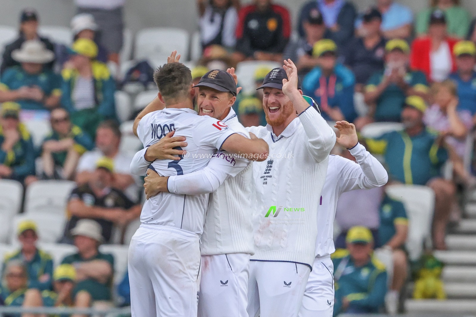 England celebrate Jonny Bairstow of England catching out Pat Cummings of Australia during the LV= Insurance Ashes Third Test Series Day 3 England v Australia at Headingley Stadium, Leeds, United Kingdom, 8th July 2023

(Photo by Mark Cosgrove/News Images)